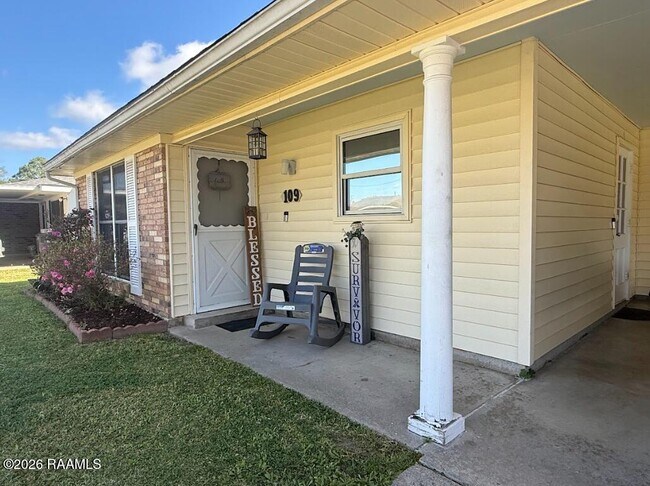 Foto del edificio - 109 Yvonne St