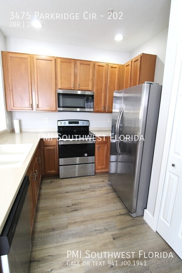 Building Photo - 3475 Parkridge Cir