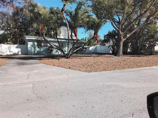 Building Photo - 327 Barbara Cir