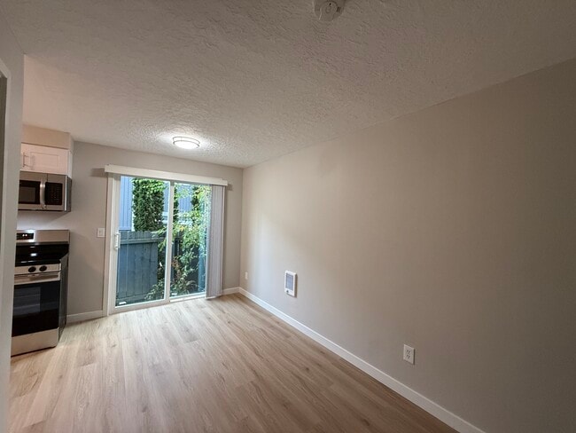 Building Photo - 5115 SW 62nd Ave
