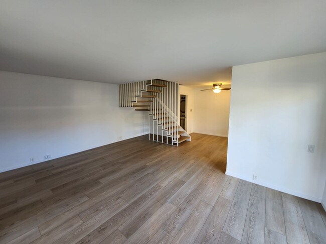 Foto del edificio - 3 Bedroom Completely Remodeled Condo in Mi...