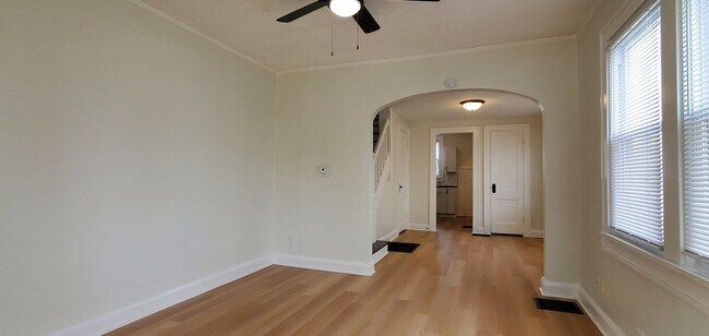 Foto del edificio - Updated 2 bedroom Townhouse - Garfield Park-South Neighborhood