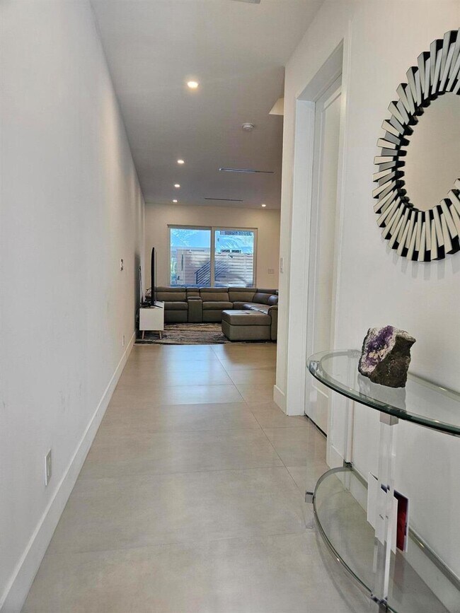 Foto del edificio - 2275 SE 7th St