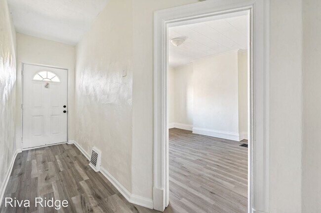 Building Photo - 3 br, 1 bath House - 316 Moore Avenue