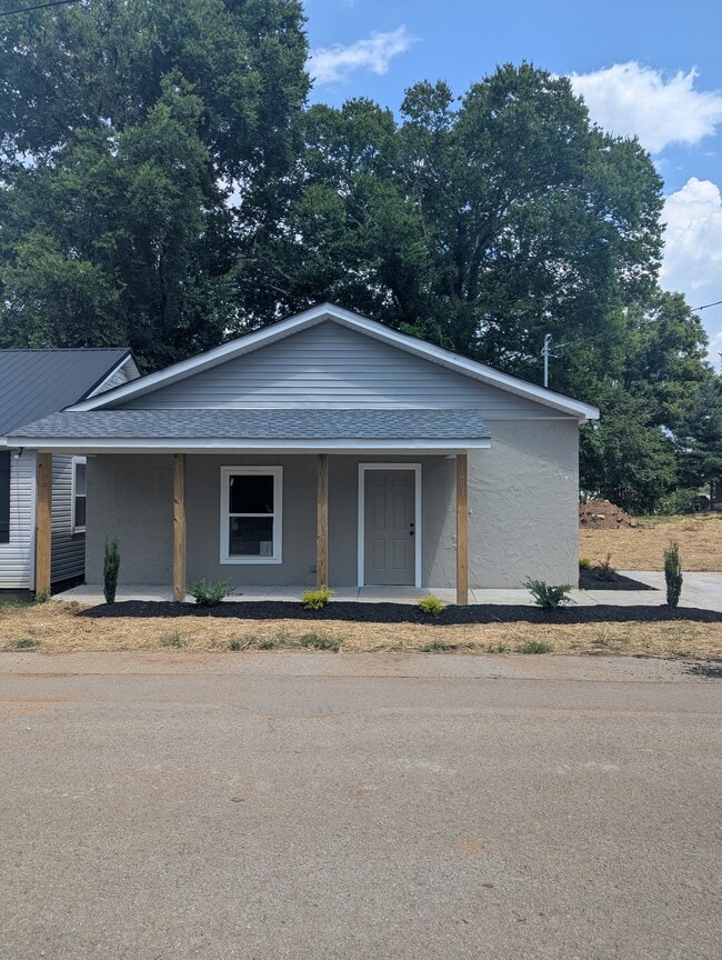 Building Photo - 1003 N Jackson St
