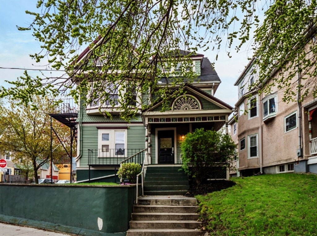 Foto principal - 97 College Ave
