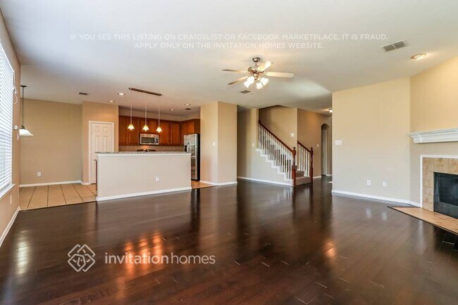 Foto del edificio - 12301 Macaroon Ln