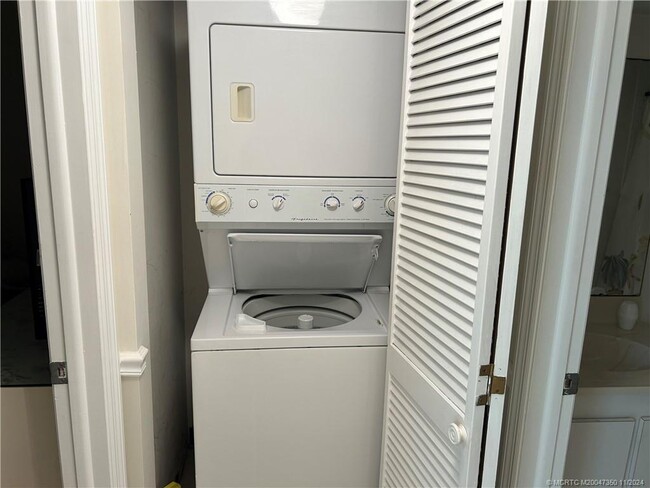 Foto del edificio - 10310 S Ocean Dr