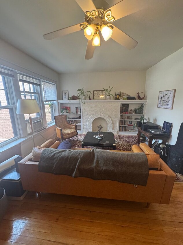 Foto principal - Lovely and Very Large Ravenswood Manor 1 BR