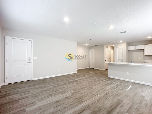 Foto del edificio - 6427 Breezy Oaks Wy
