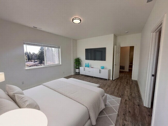 Building Photo - 20611 Independence Way