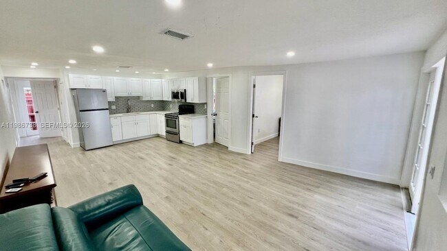 Foto del edificio - 48 SW 14th St