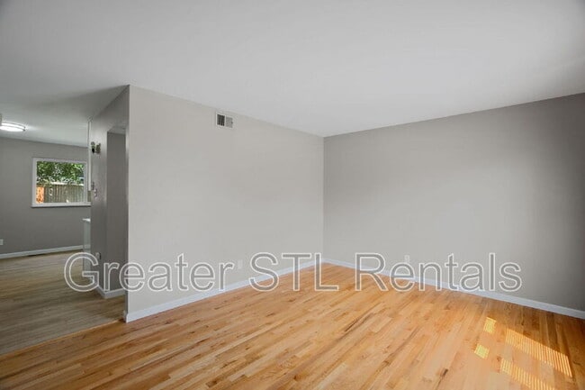 Building Photo - 2115 Campus Dr