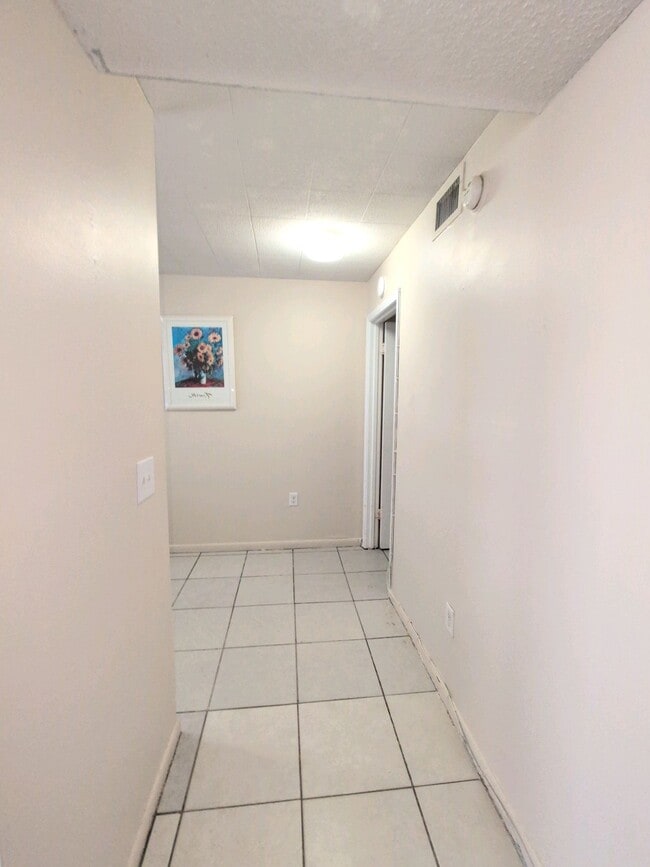 Building Photo - 510 Avenue K NW