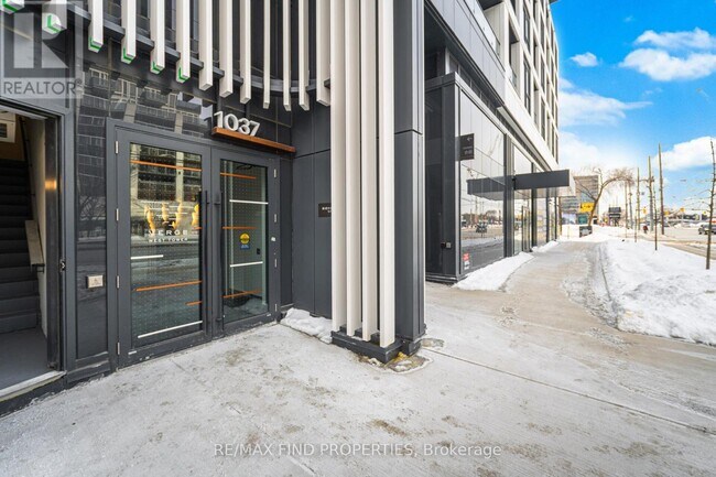 Building Photo - 1037 The Queensway