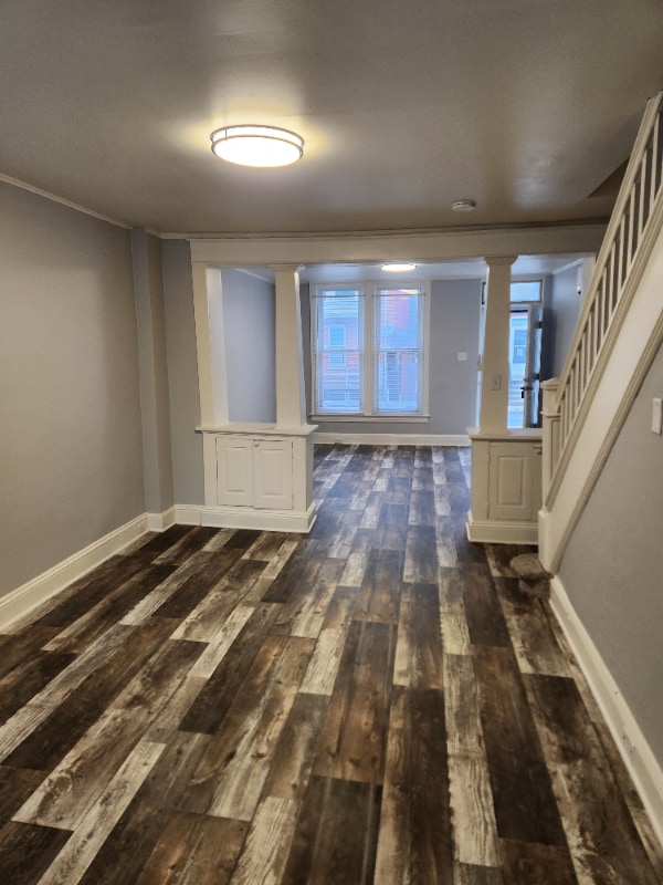 Building Photo - 958 E Princess St