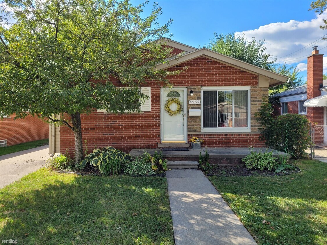 3 br, 1 bath House 32099 Saint Margaret St House Rental in St