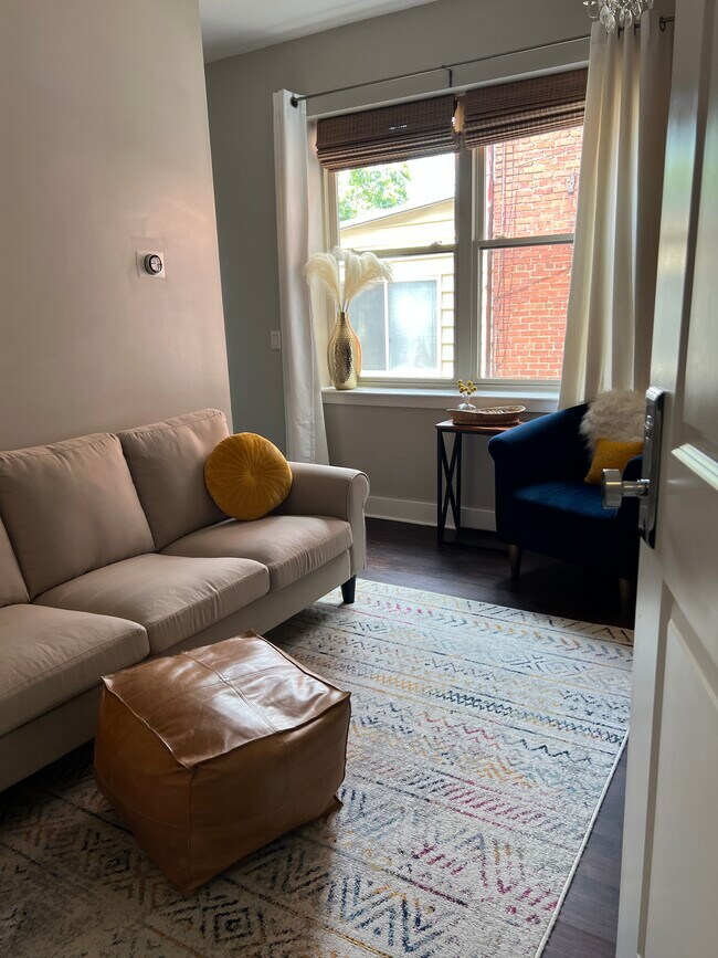 Sala de estar - 3606 Rock Creek Church Rd NW