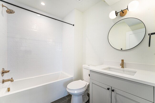 Building Photo - Modern Townhouse in Prime Location Near Sloan's Lake - 2 bedrooms - 4 bathrooms