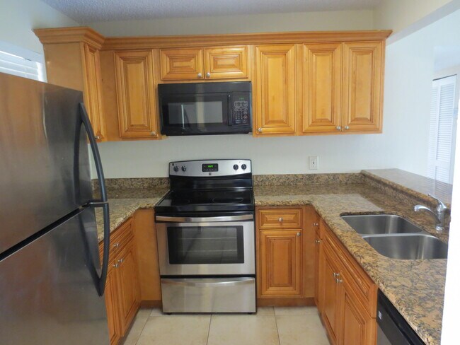 Foto del edificio - 1495 Lake Crystal Dr