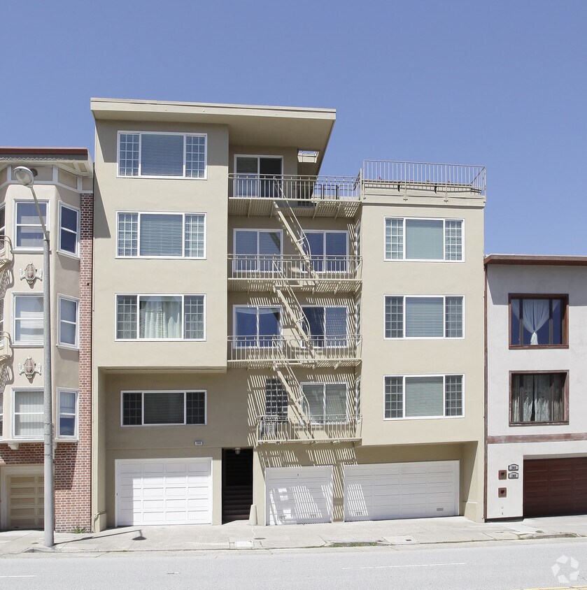 Building Photo - 1960 California St