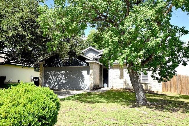 Building Photo - 240 Briarstone Dr