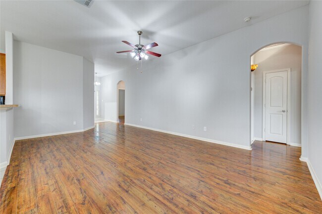 Foto del edificio - 6030 Starbrook Creek Dr
