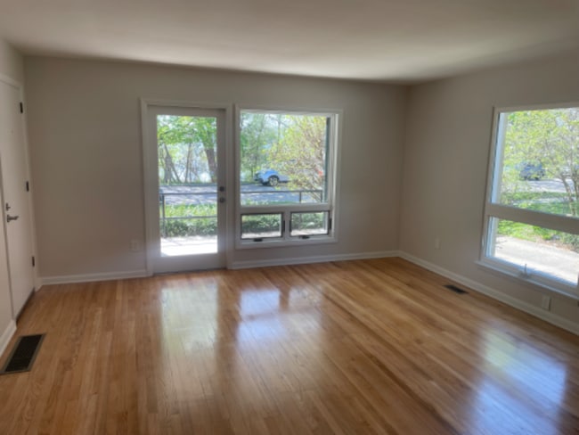 Building Photo - 2902 Arbor Dr