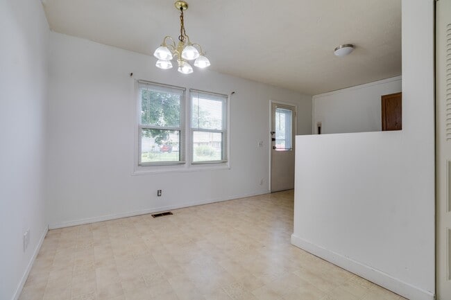Building Photo - 2019 Miller Dr