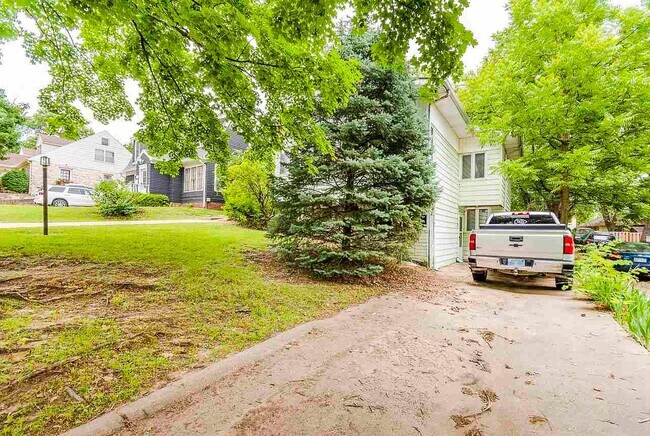 1632 Front Exterior - 1632 Fairview Ave