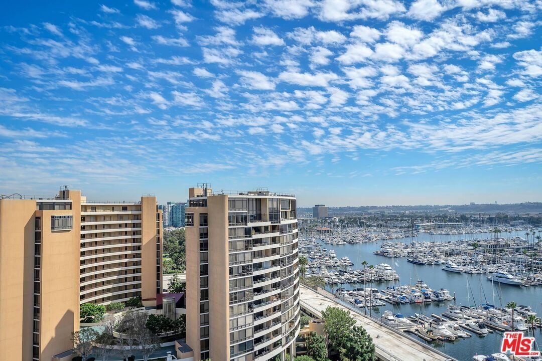 Primary Photo - 4316 Marina City Dr