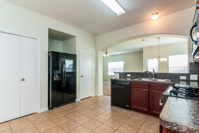 Building Photo - 9459 Sunflower Ridge Ln