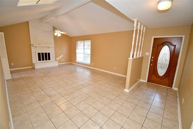 Building Photo - 1403 Whispering Pine Dr