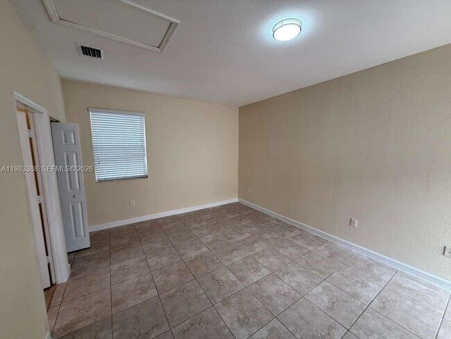 Foto del edificio - 16735 SW 95th St