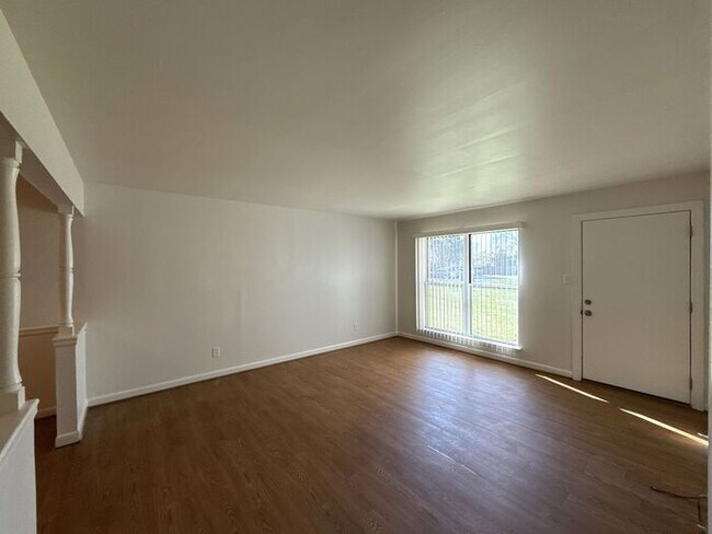 Building Photo - T.R. Lawing Realty Property