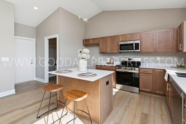 Building Photo - Stunning ranch-style home in Altoona featuring 4 bedrooms and 3 bathrooms, with a finished walk-o...