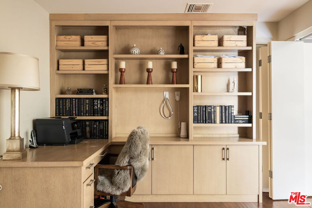 Foto principal - 211 S Spalding Dr