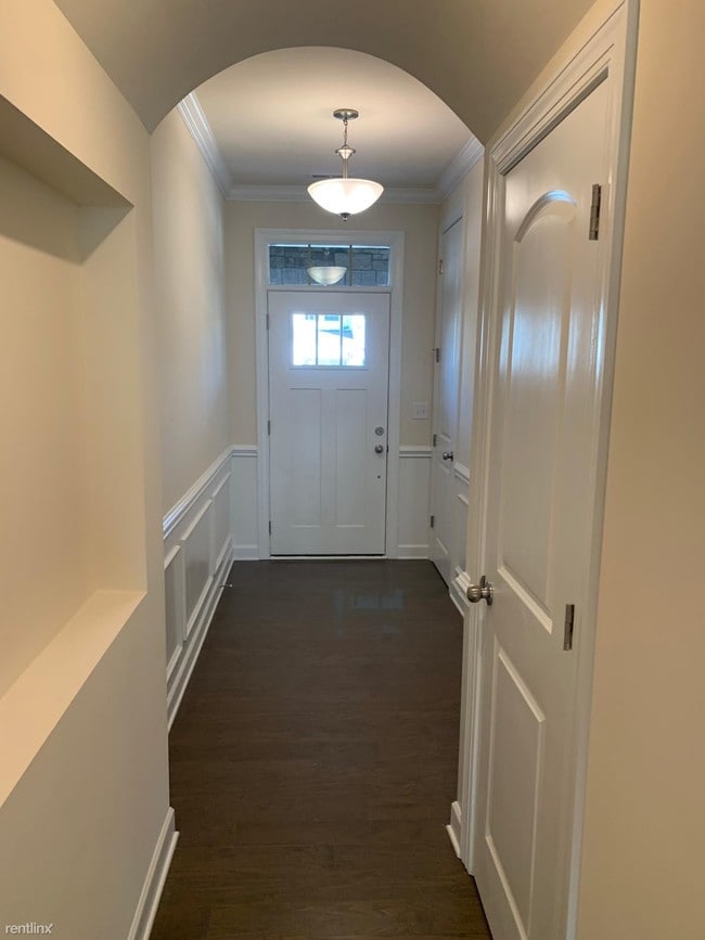 Building Photo - 3 br, 2.5 bath Townhome - 9320 Glenburn Ln