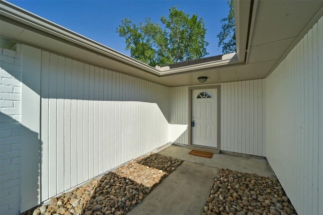 Building Photo - 2503 Cobblers Way