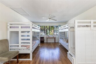 Building Photo - 870 Meadowland Dr