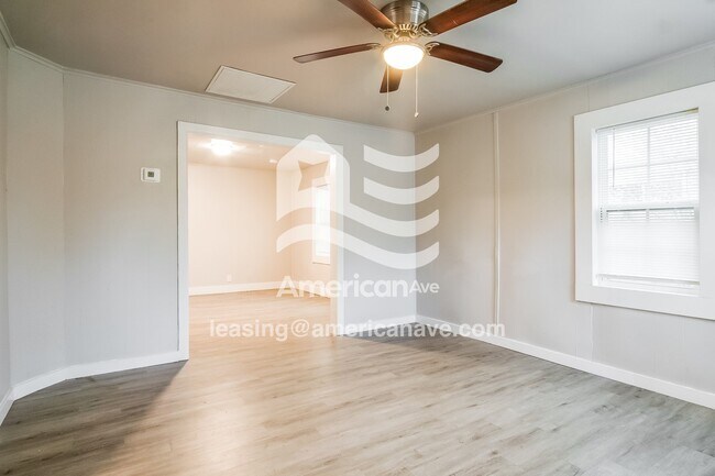 Building Photo - 212 N Walnut Ave