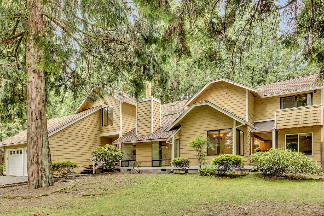 Primary Photo - 915 147th Pl NE