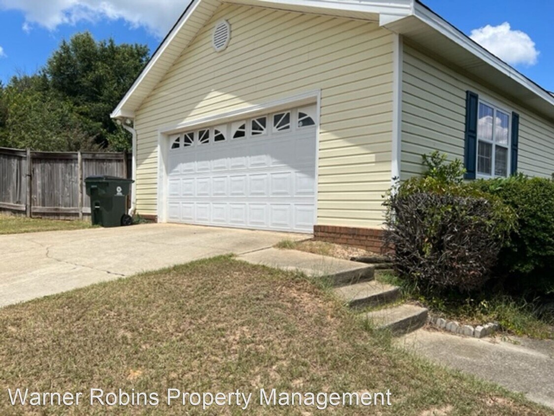 Building Photo - 3 br, 2 bath House - 303 Summerhill Place