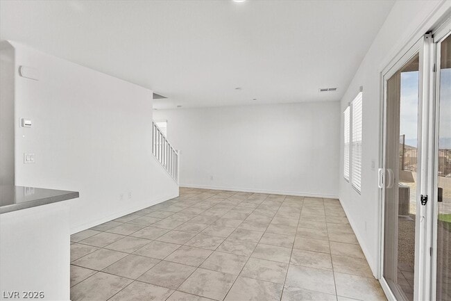 Building Photo - 352 Rosefinch St