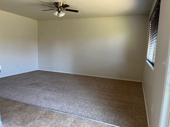 Foto del edificio - 1394 W Bella Oaks Way