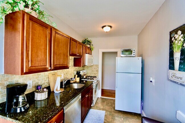 Foto del edificio - 36 Hillside Ave