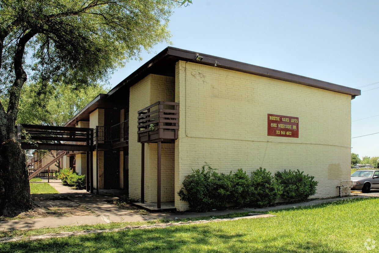 Rustic Oaks Apartaments - The Oberon