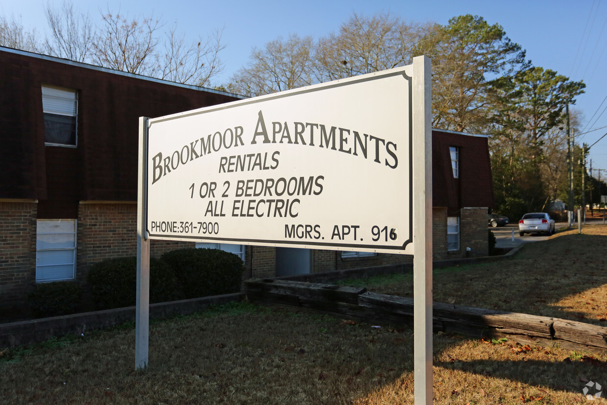 Building Photo - Brookmoor Apartments