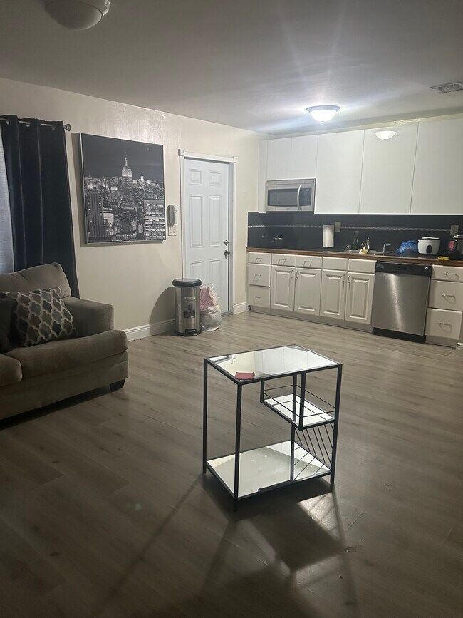 Foto del edificio - 2105 NW 29th Ave