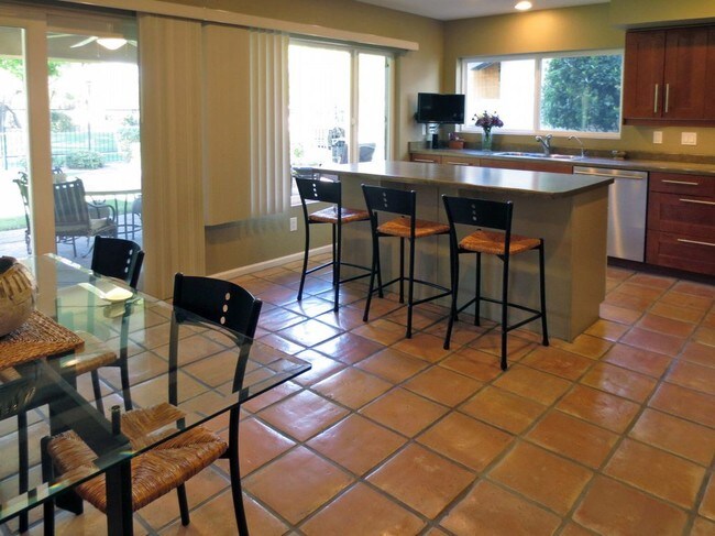 Foto del edificio - 5508 S Jolly Roger Rd